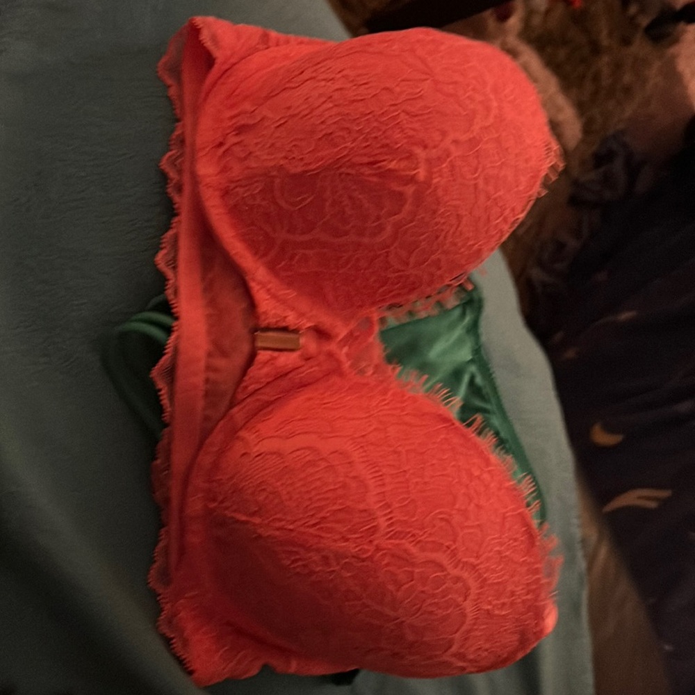 Victorias Secret Coral Lace racerback bra 34D never worn, but tags were removed.